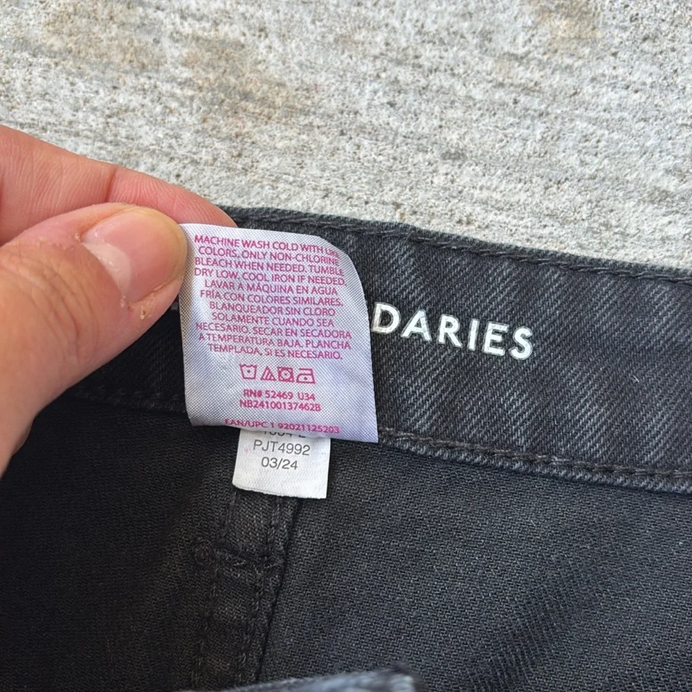 No Boundaries Black Wash Jean Shorts